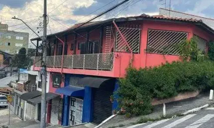 Casa para venda possui 113 metros quadrados com 2 quartos em Parque Pinheiros - Taboão da Serra - SP