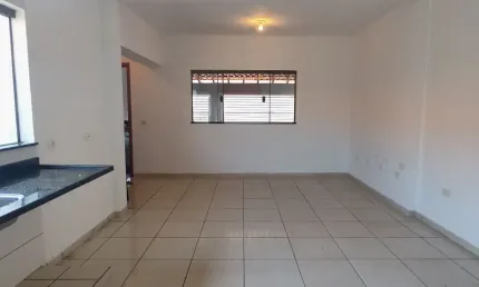 Casa 3 dormitórios, sendo 2 suítes, 4 minutos do Centro