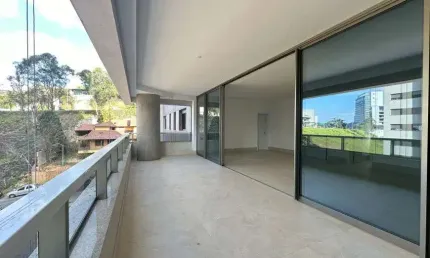 Imóvel para venda possui 208 metros quadrados com 4 quartos em Vale do Sereno - Nova Lima - MG