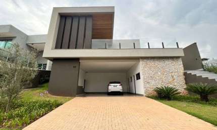 Casa de condomínio para venda com 300 metros quadrados com 4 quartos