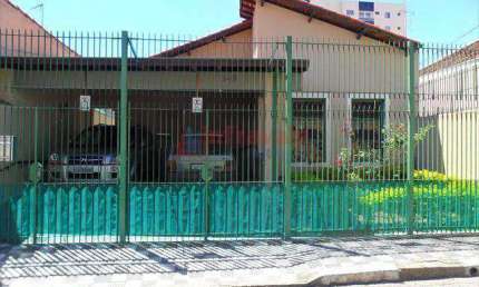 Casa com 3 quartos, Centro, Jacareí - R$ 645 mil, Cod: 2832