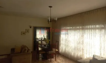 Casa com 2 quartos, Jardim Pereira do Amparo, Jacareí - R$ 700 mil, Cod: 13659