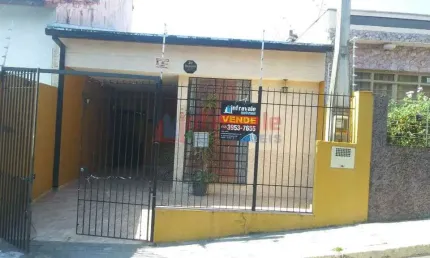 Casa com 2 quartos, Centro, Jacareí - R$ 480 mil, Cod: 11425