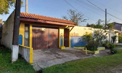 Casa com 3 dorms, Estância Santa Cruz, Itanhaém - R$ 250 mil, Cod: 12758