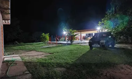 Chácara com 5 quartos, Vila Menino Jesus, Caçapava - R$ 690 mil, Cod: 12642