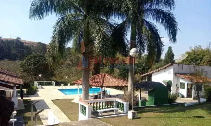 Chácara com 3 quartos, Jardim Colônia, Jacareí - R$ 2.1 mi, Cod: 10554