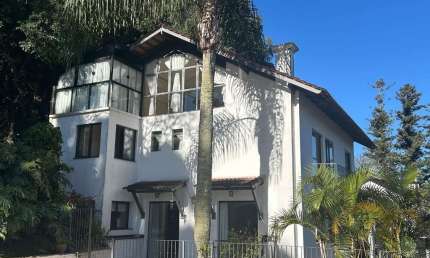 Casa em condomínio fechado com 4 quartos para alugar na Avenida Paraná, 4981, Santa Cândida, Curitiba por R$ 6.700