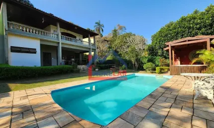 Chácara PÉ NA ÁGUA à venda com 7 quartos, 570m² - Cacéia - Mairiporã/SP