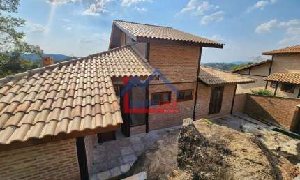 Casa estilo serrana rústica à venda com 3 quartos, 163m² - Serra da Cantareira - Mairiporã/SP