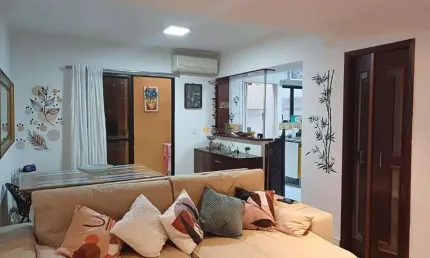 Casa em Condomínio à venda 3 dormitórios, 1 suíte, 2 vagas