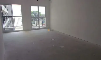 Sala comercial em um condomínio moderno, ótima localização.