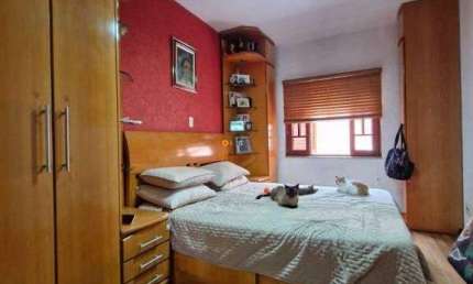 Casa com 3 suítes, 4 vagas de garagem no Jardim da Saúde.