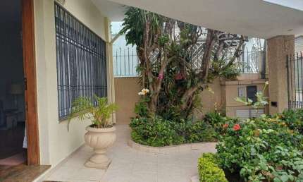 Casa à venda 3 dormitórios, 1 suíte 270 metros no Bosque da Saúde, Aceita Permuta em apto na região