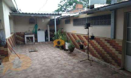 Sobrado com 04 dormitórios e 04 vagas de garagem - Vila Livieiro.