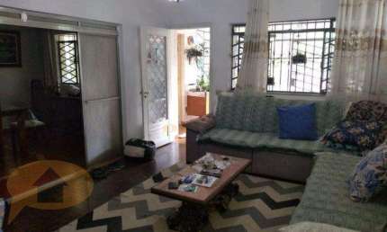 Sobrado com 450 m², 04 dormitórios e 04 vagas de garagem - Vila Livieiro.