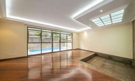 Sobrado Triplex - locação - 241 m2 - 3 Dormitórios Suítes - Piscina - 5 Vagas de Garagem - Bosque da Saúde/sp.