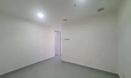 Sala comercial reformada - Locação - ótima localização.