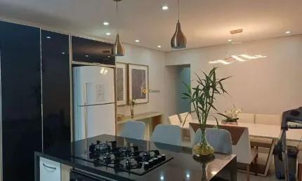 Sobrado à venda 3 dormitórios, 1 suíte, 2 vagas próximo ao metrô sacomã
