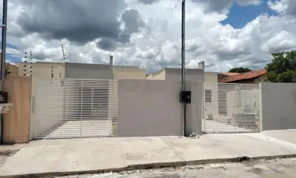 Casa para Venda em Cuiabá, Altos do Coxipó, 3 dormitórios, 1 suíte, 2 banheiros, 2 vagas