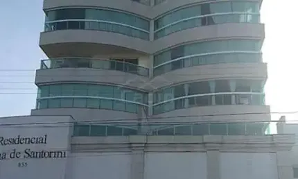 Excelente apartamento mobiliado, frente mar, frente praça central, 3 dormitórios, r$ 1.200.000,00, centro, navegantes/sc