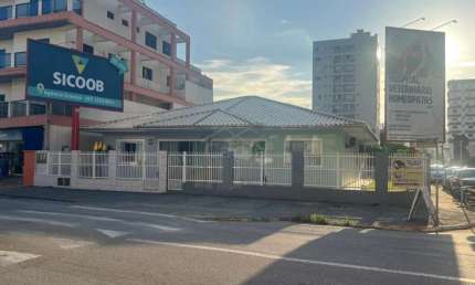 CASA COM 6 DORMITÓRIOS SENDO 2 SUÍTE R$ 3.000.000,00 NO BAIRRO GRAVATÁ EM NAVEGANTES/SC