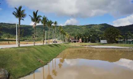 TERRENO À VENDA EM CONDOMINIO FECHADO, NA CIDADE DE PENHA R$ 730.000,00