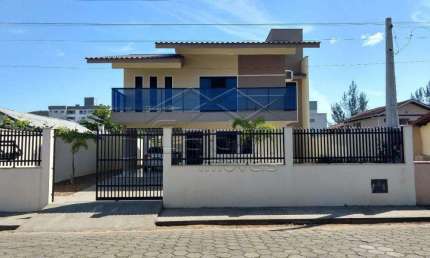 CASA PARA ALUGAR R$ 4.750,00 BAIRRO GRAVATÁ EM NAVEGANTES!