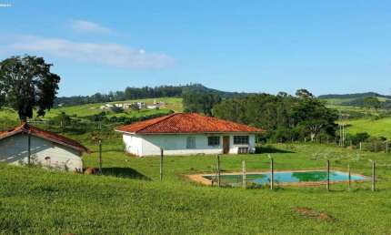 Sítio para Venda em Bragança Paulista, CURITIBANOS, 3 dormitórios, 1 banheiro, 15 vagas