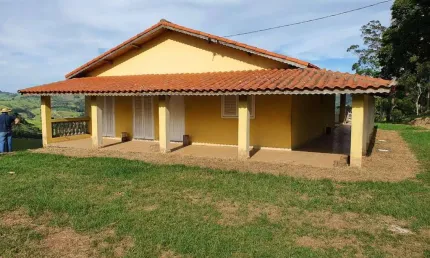 Sítio para Venda em Munhoz, RURAL, 2 dormitórios, 2 banheiros, 13 vagas