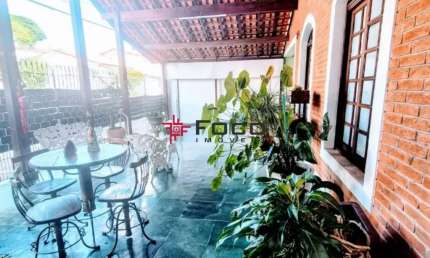Casa com edícula - Bosque dos eucaliptos SJC- 250m² terreno e 199m² construção