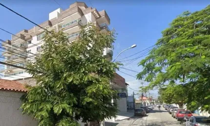 Ótimo Apartamento com 2 Quartos, sendo 1 suíte (área total com 107m²) no Centro de Cabo Frio -RJ