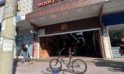 Sala comercial para alugar na Rua Doutor Nilo Peçanha, 56, Centro, São Gonçalo