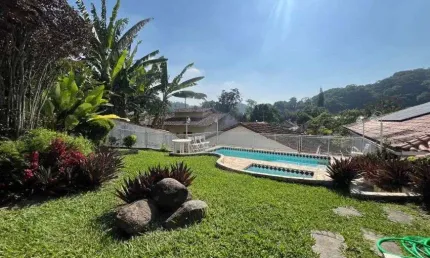 Um Refúgio em Meio à Natureza – Casa dos Sonhos em Pendotiba!