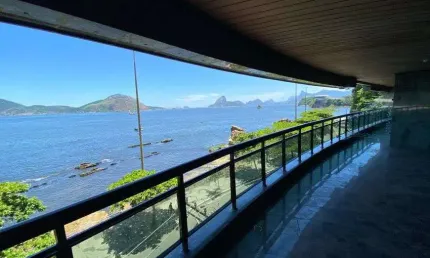 Avenida Jornalista Alberto Francisco Torres – Icaraí 500m² | 4 suítes | 3 vagas | Um por andar