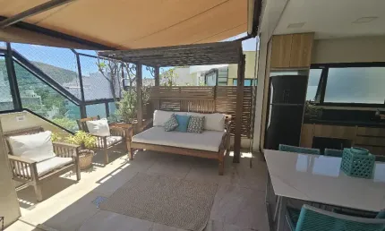 Cobertura Duplex dos em Charitas – Vista Mar, Lazer Privativo e Conforto Total!