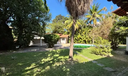 Casa  à Venda  Cond. Ubá Piratininga – Região Oceânica de Niterói  Em dois lotes | 5 vagas | Lazer | Conforto e privacidade