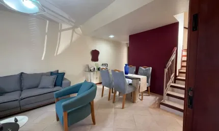 Linda Casa com 3 Quartos, Piscina e Churrasqueira em Itaipu!