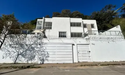 Casa Alto Padrão com Vista para Praça JK – Centro-Sul de BH