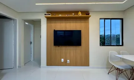 Apartamento com 2 dormitórios a 450 metros da praia ótimo preciso excelente acabamento