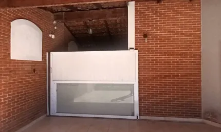 Casa a venda a 200 metros da praia com excelente espaço interno