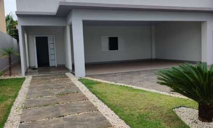 Casa com 4 quartos à venda na Rua JK, 5, Divino Espírito Santo, Jataí