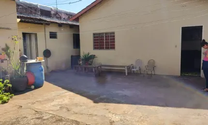 Casa com 3 quartos à venda na Rua 69, 102, Popular, Rio Verde