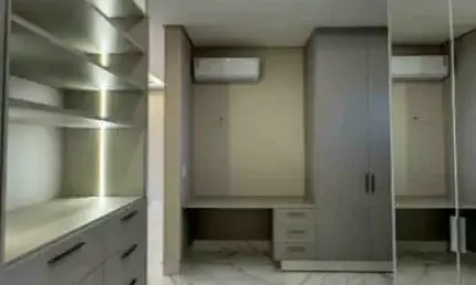 Belíssima casa no condomínio residencial vale das araras.