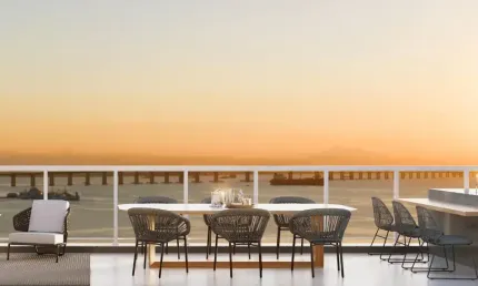 Design contemporâneo, localização privilegiada e vista encantadora.