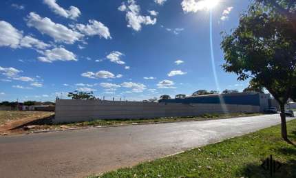 Vende-se uma área no Setor Jamil Miguel - Anápolis-GO: