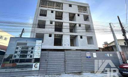 Imóvel para venda possui 67 metros com 2 quartos sendo 1 suite - Predio com elevador
