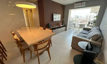 Apartamento à Venda na Riviera de São Lourenço | 78m², 2/1 suítes, 1 vaga | Reformado, Churrasqueira, Vista Serra do Mar, Localização Central