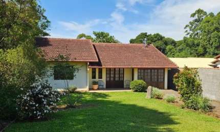 Casa à Venda em Morro Reuter – Lugar Encantador no Meio ao Verde!