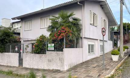 Casa à venda no bairro Rio Branco - Caxias do Sul/RS