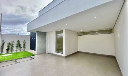 Casa nova no bairro Jardim Alvorada de alto padrão, construída com excelente acabamento e atenção a cada detalhe.